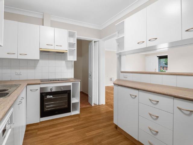 42 Town Street Hobartville, NSW 2753