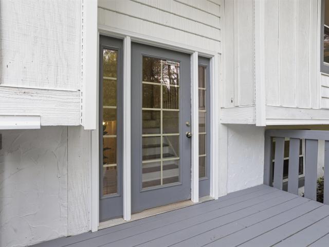 42 Valley Circle