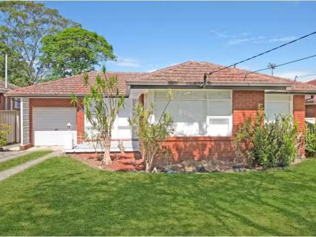42 Wall Avenue, Panania House for rent Listed by Mirna Ghalay.