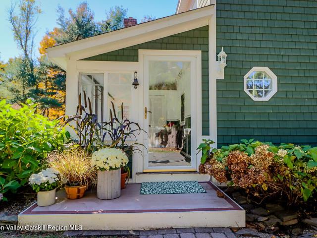 42 White Mills Road
