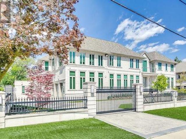 42 Wimpole Drive, Toronto, ON, M2L 2L3 Luxury House for sale | Listing ID C13847 | Royal LePage Carriage Trade Luxury Properties