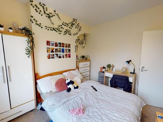 42 Woodborough Road, Nottingham 4 bed terraced house to rent £2,253 pcm £520 pw