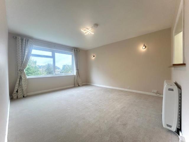 42 Worcester Road, SM2 1 bed flat to rent £1,500 pcm £346 pw