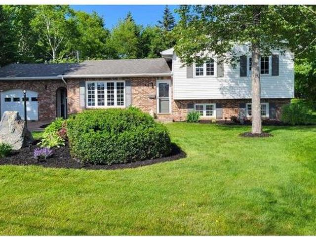42 Bardmoor Crescent, Sydney River, NS, B1S 3J6 house for sale | Listing ID 202600 | Royal LePage