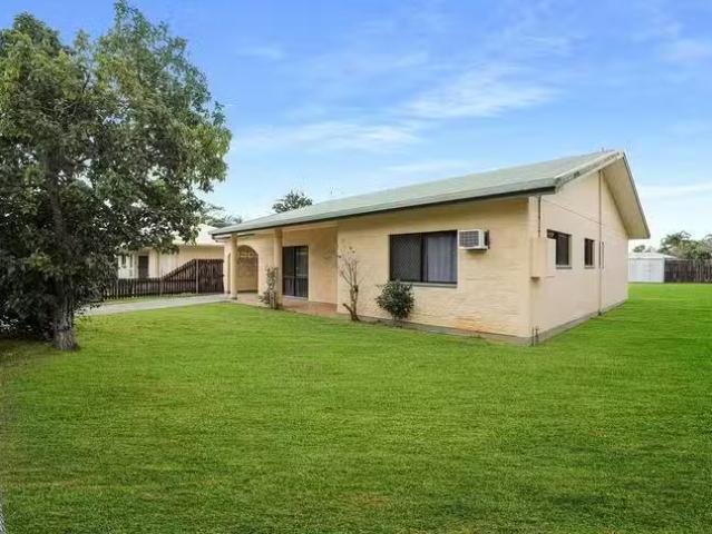 42 Bicentennial Road, Bentley Park, QLD 4869
