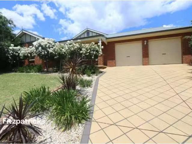 42 Bourkelands Drive, Bourkelands House for rent Listed by Re.