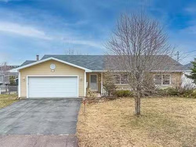 42 Braemore Avenue, Charlottetown, PE, C1E 1P8 house for sal.
