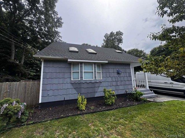 42 Breston Dr W, Shirley, NY 11967