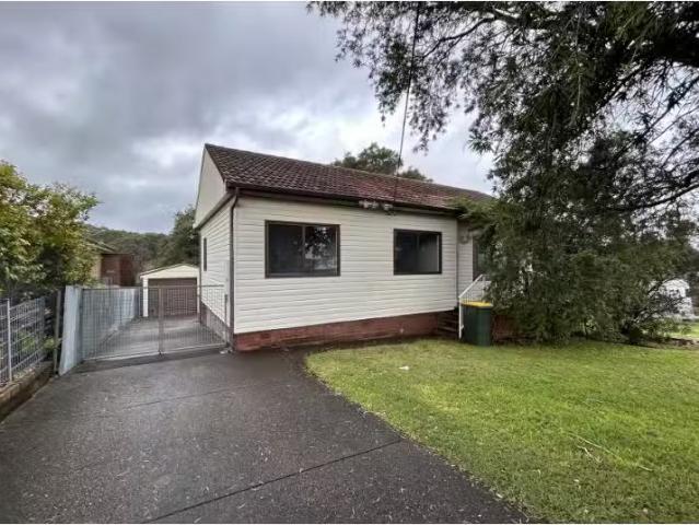 42 Bullsgarden Road, Whitebridge House for rent Listed by Ren.