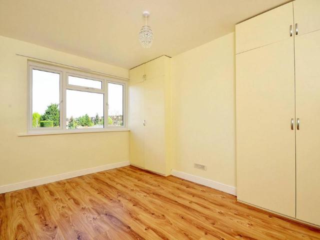 42 Camborne Road, London, SM4 4JJ, United Kingdom | 3 bed townhouse for rent #138776724 | Rentberry