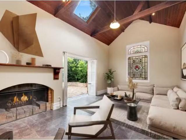 42 Carlotta Street, Greenwich House for rent Listed by Michel.