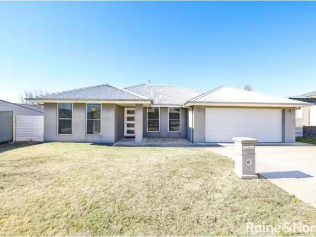 42 Cheviot Drive, KELSO House for rent Listed by Rental Inqui.