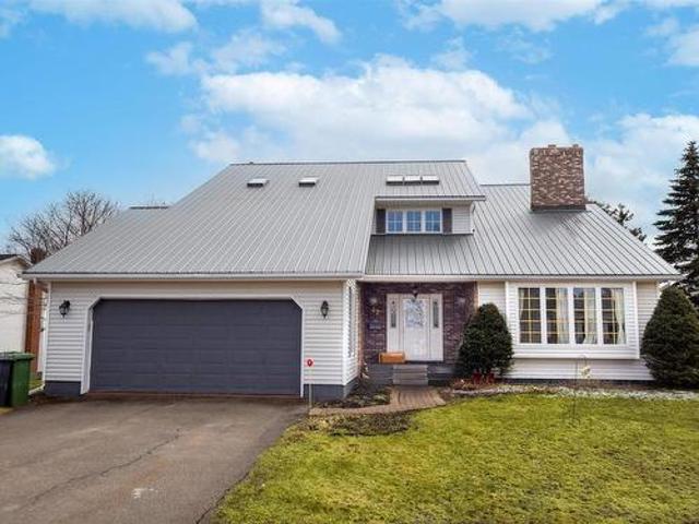 42 Cortland Street, Charlottetown, PE, C1E 1K9 house for sale | Listing ID 202612 | Royal LePage