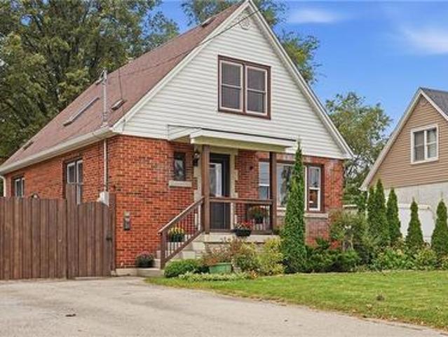 42 Delevan Crescent, Hamilton, ON, L9A 4A7 house for sale | Listing ID 40865 | Royal LePage