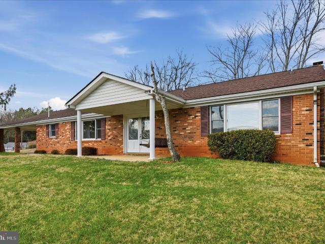 42 Dogwood Ln, Bentonville, VA 22610 | MLS #VAWR2013