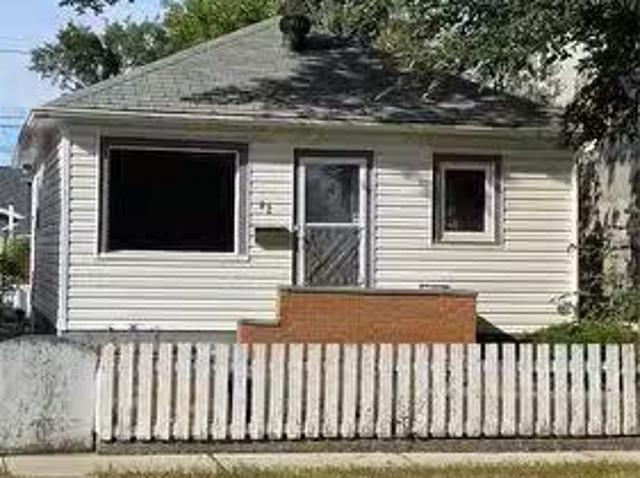 42 Elsom Street, Moose Jaw, SK, S6H 4V1 house for sale List.