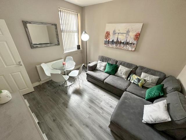 42 Empress Road, Liverpool, L7 8SE, United Kingdom | 5 bed house for rent #134704642 | Rentberry