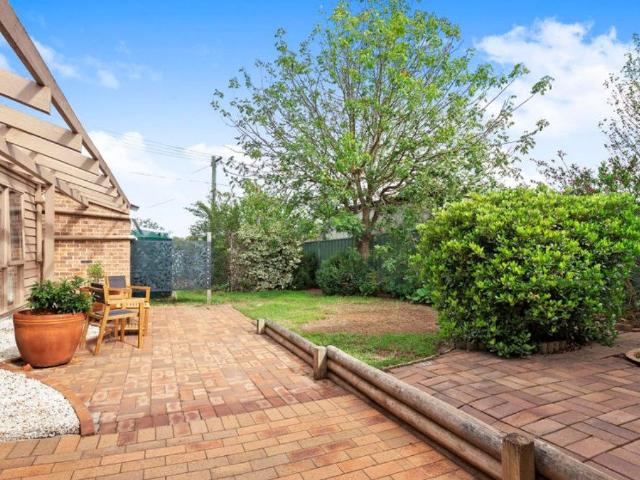 42 Ennor Crescent, Florey ACT 2615