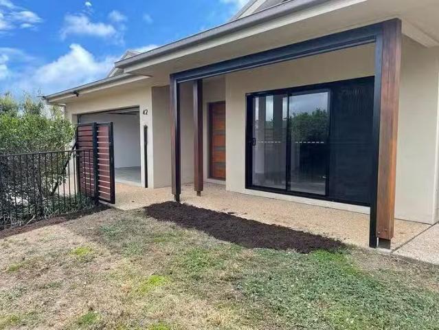 42 Endeavour Circuit, Cannonvale, QLD 4802