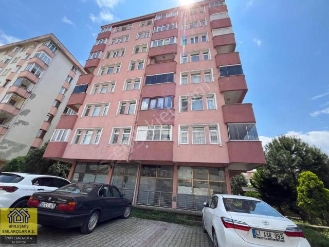 42 Evler'de Ana Cadde Üzeri Geniş Ve Ferah 3+1 Kiralık Daire