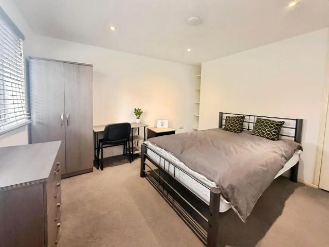42 Ferrers Close, Castle Donington DE74 1 bed in a house share to rent £625 pcm £144 pw