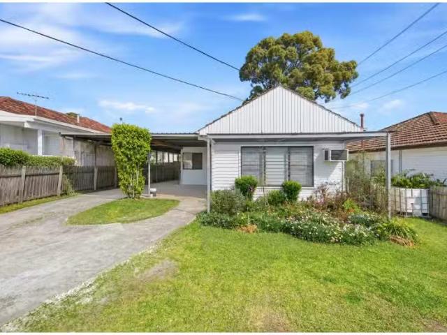 42 Glassop Street, YAGOONA House for rent Listed by Annie Luu.