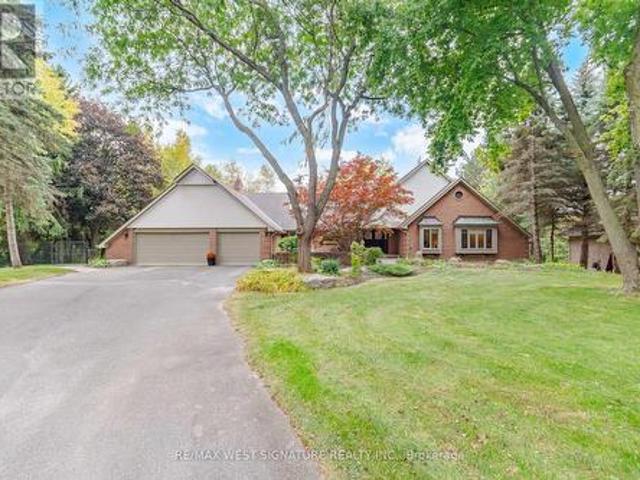 42 Hedgerow Court, Vaughan, ON, L0J 1C0 house for sale | Listing ID N13854 | Royal LePage