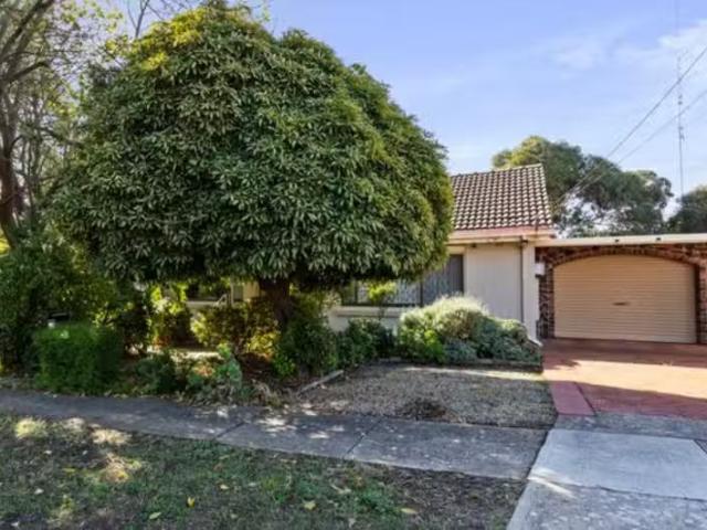 42 Hoods Road, NORTHFIELD, SA 5085 House for Rent