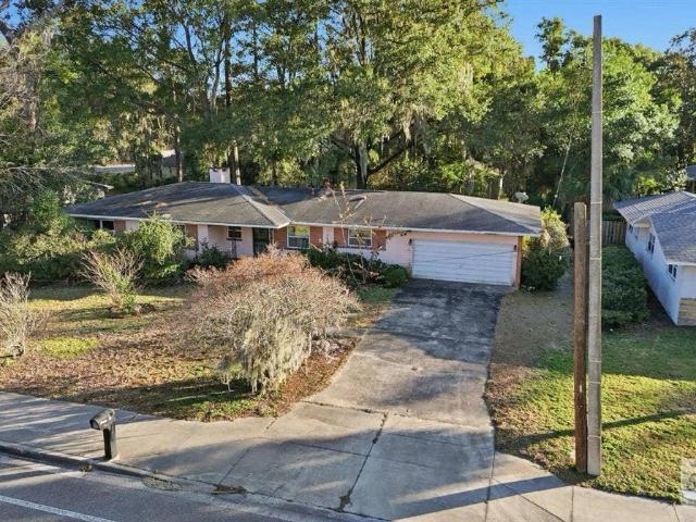 4/2 House walkable to UF Stadium