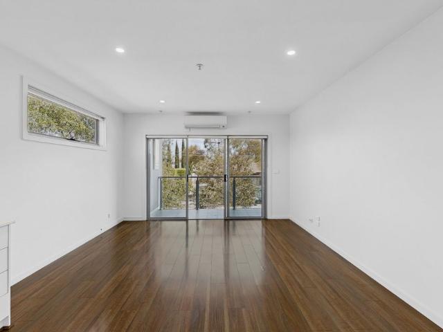 4/2 Hudson Street, Coburg VIC 3058