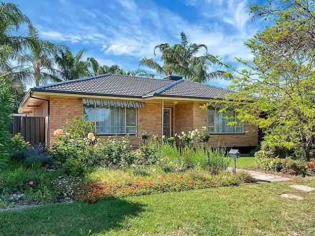 42 Jacaranda Drive, Salisbury East, SA 5109