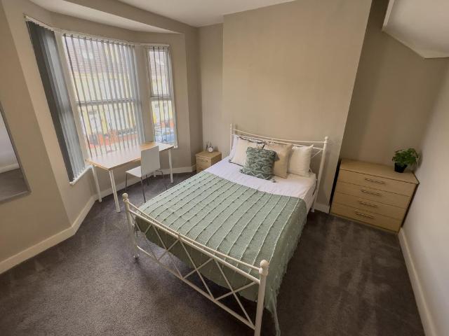 42 Jubilee Drive, Liverpool, L7 8SN, United Kingdom | 6 bed townhouse for rent #134706468 | Rentberry