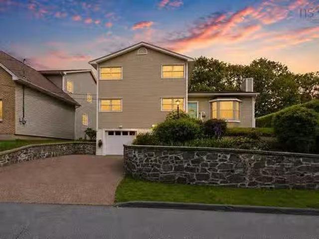 42 Lodge Drive, Halifax, NS, B3M 2G7 house for sale Listing.