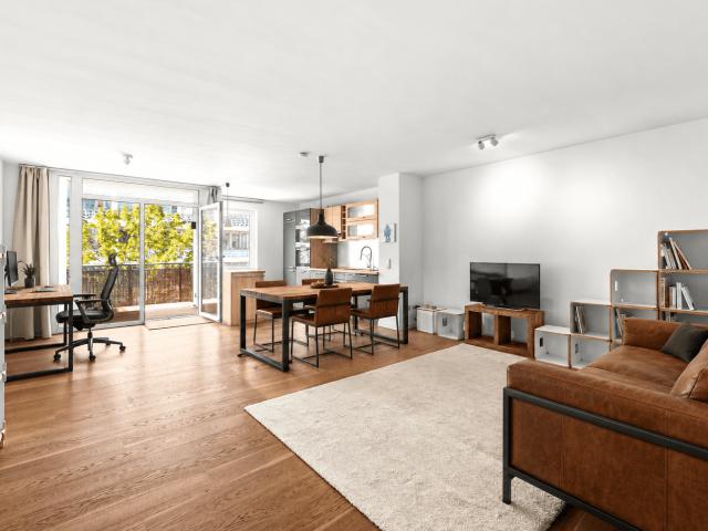 42 m² Wohnbereich, Balkon und Ankleide: Ein Zuhause mit Extra Komfort