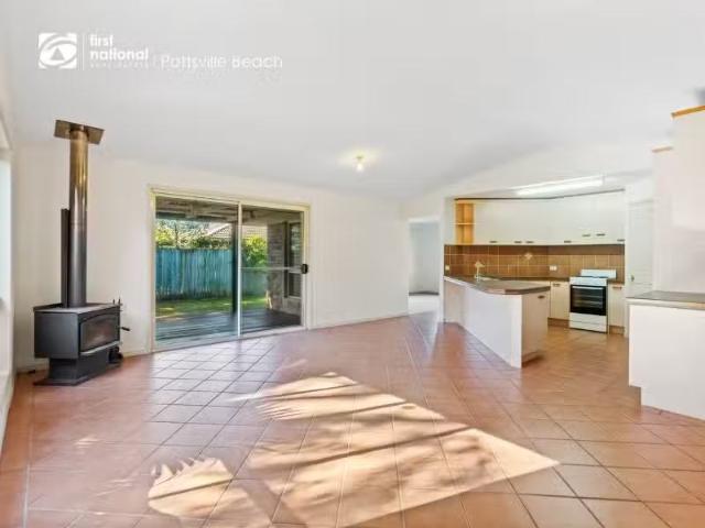 42 Mc Kenzie Avenue, POTTSVILLE House for rent Listed by Prop.