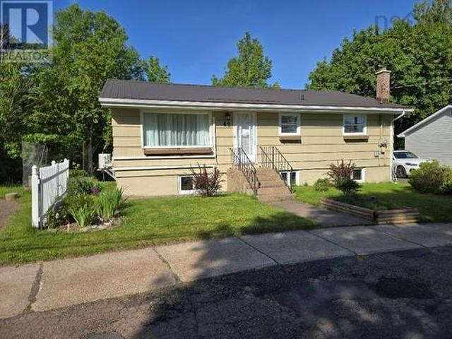 42 Mclean Street, Truro, NS, B2N 4W1 house for sale | Listing ID 202613 | Royal LePage