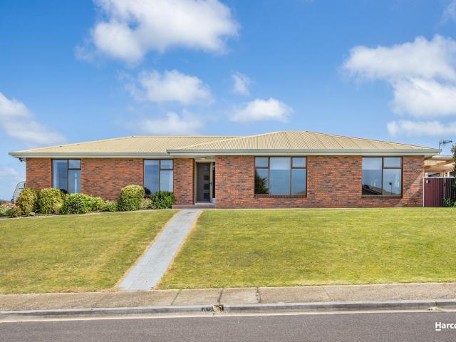 42 Manuka Drive, ROMAINE, TAS 7320