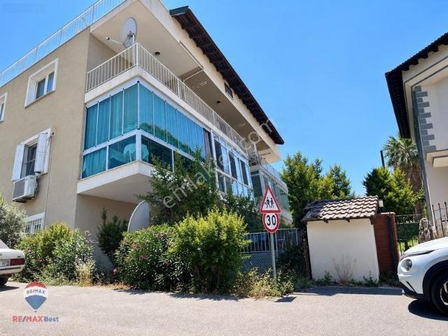 42 Narlıdere Limanreis'te Denize Yakın 2 + 1 Satılık Daire