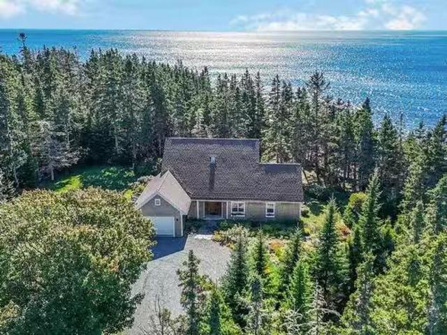 42 Pierce Point Road, Western Head, NS, B0T 1K0 house for sa.