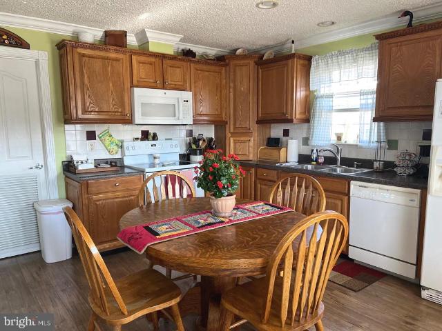 42 Queen Eleanor Drive