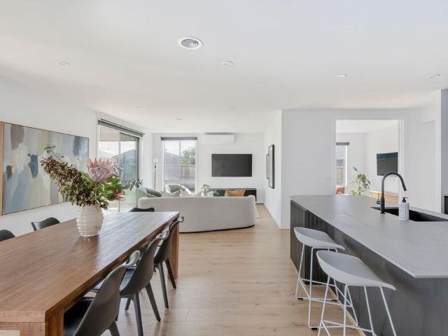 42 Regal Road, St Leonards