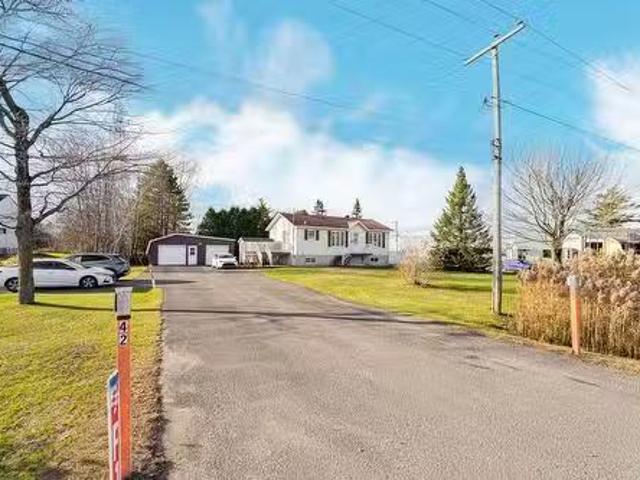 42 Route 335, Saint Lin/Laurentides, QC, J5M 0L6 house for s.
