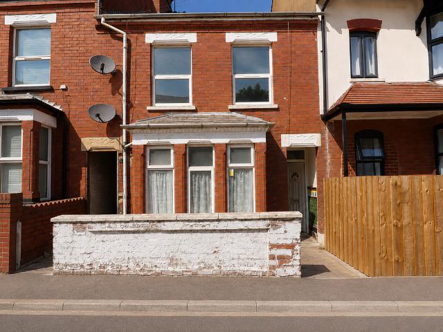 42, Russell Rise, Luton LU1, 4 bed property to rent, £1,800 pcm | PrimeLocation