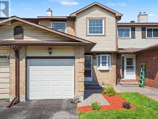 42 Sundback Lane, Ottawa, ON, K2L 2W8 townhouse for sale | Listing ID X13541 | Royal LePage