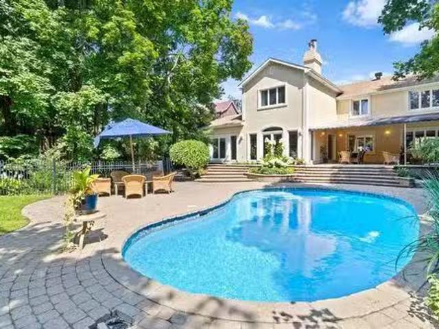 42A Av. Du Golf, Pointe Claire, QC, H9S 4N5 house for sale.