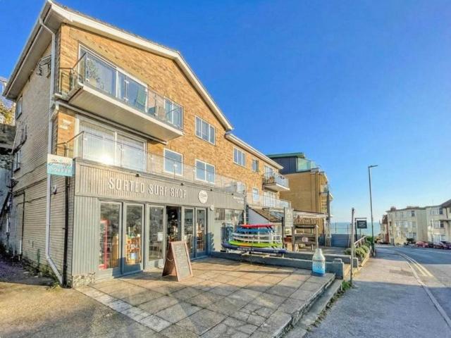 42A Sea Road, Boscombe Spa. 2 bed apartment to rent £1,295 pcm £299 pw