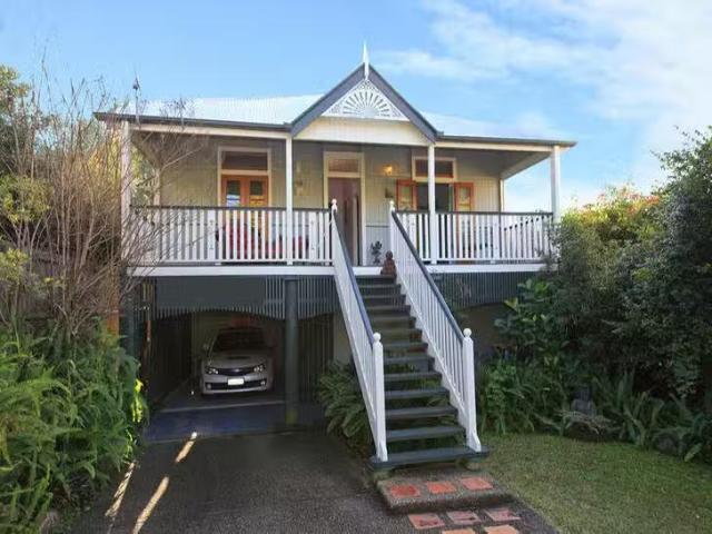 42A Thackeray Street, Norman Park, QLD 4170