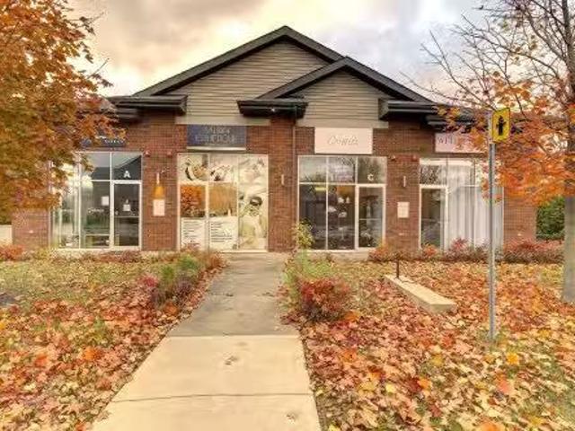 4305 B Ch. Des Prairies, Brossard, QC, J4Y 0C4 commercial.