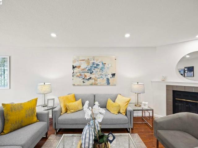 43081 Mayfair Park Ter