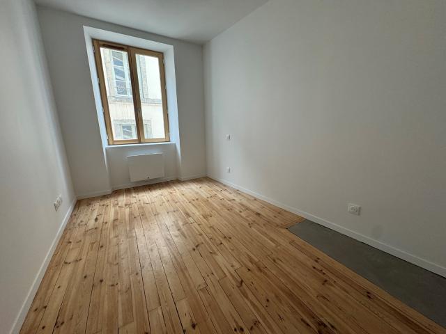43000 47.08M2